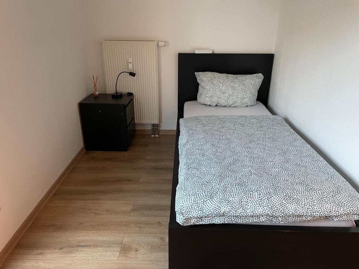 Ferienwohnung Mit 2 Zimmer, Kueche, Bad, In 萨尔布吕肯 外观 照片